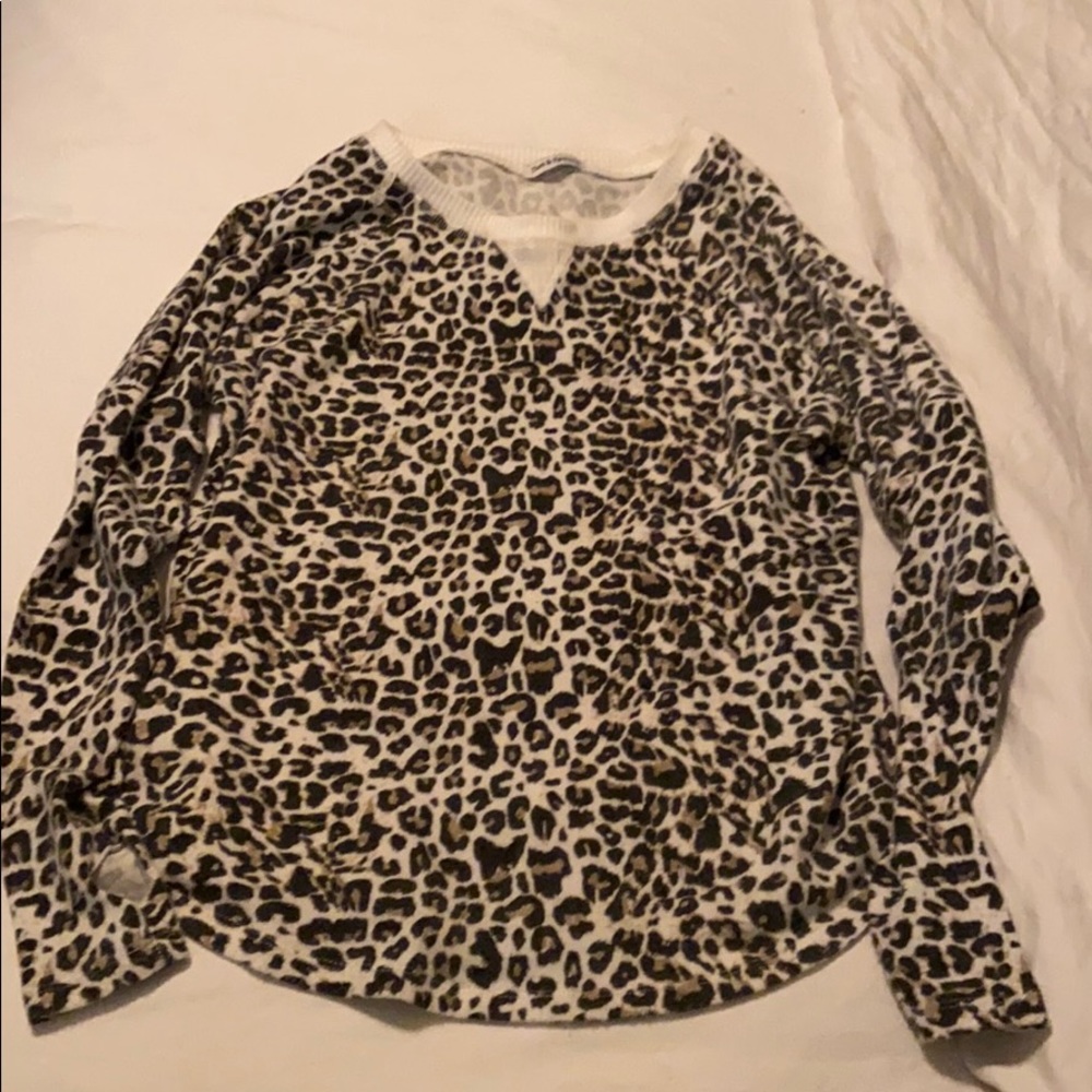 Super soft long sleeve leopard sweater